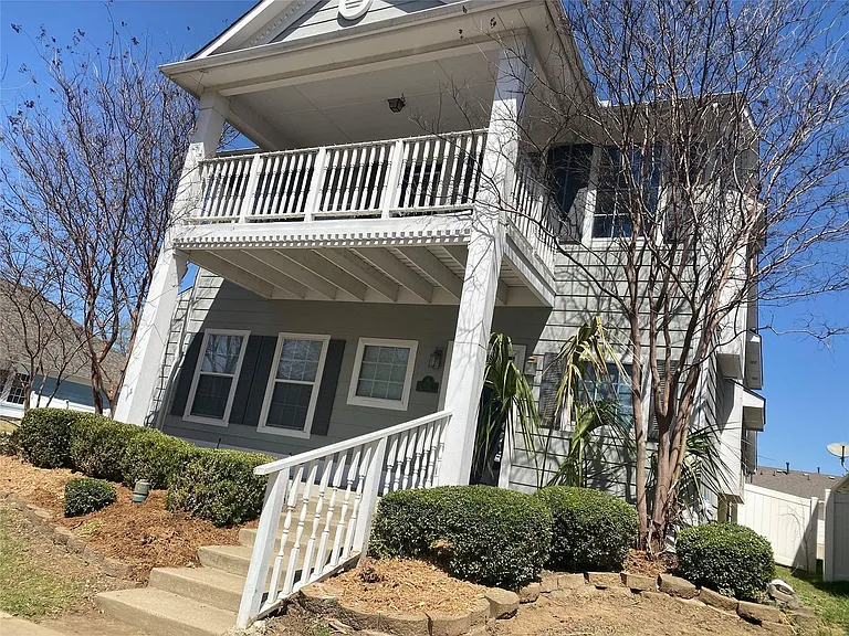 1717 Forsythe Dr — Photo 3