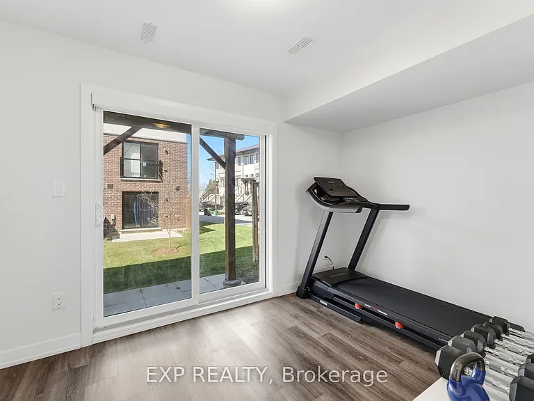 19 Markle Cres — Photo 30