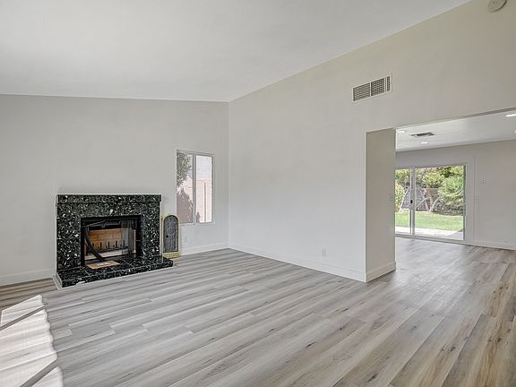 4th image of 722 Irwindale Ave