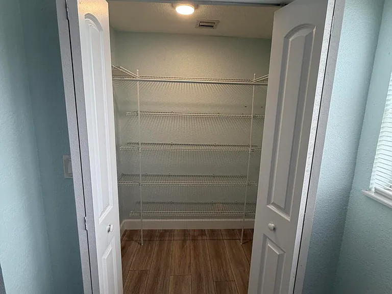 442 Winters St — Photo 31