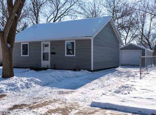 957 15th Pl NE, Mason City, IA 50401