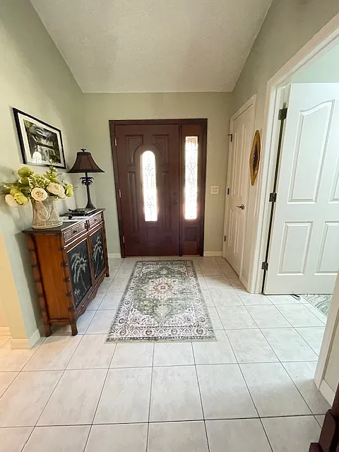 Designer Home With Private Pool And Golf Cart On Golf Course — Photo 4