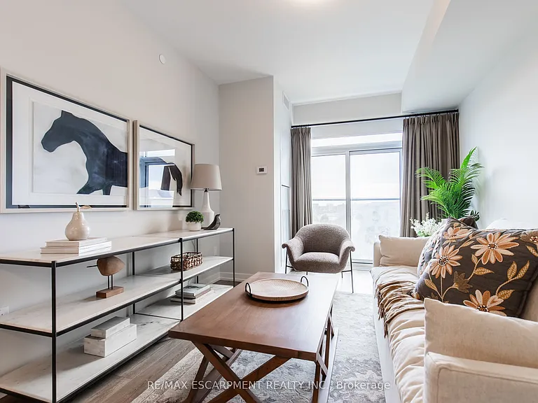 870 Queenston Rd #504 — Photo 17