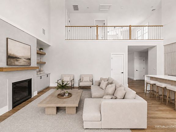 3rd image of 1002 Pearl Way Unit 1101