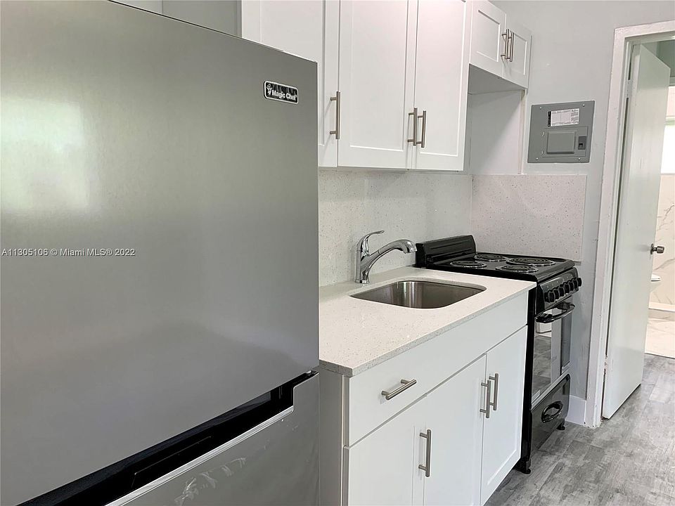 1st image of 2901 NW 18th St #34
