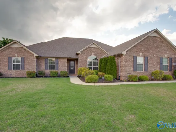 13095 Covington Dr, Athens, AL 35613