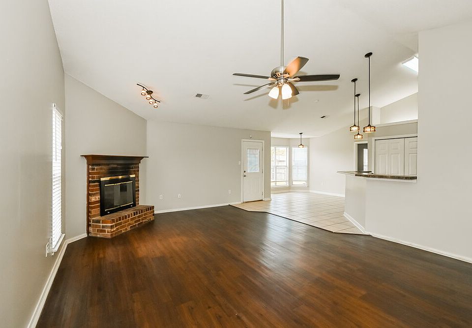 6365 Oak Run Dr E, Olive Branch, MS 38654 | Zillow
