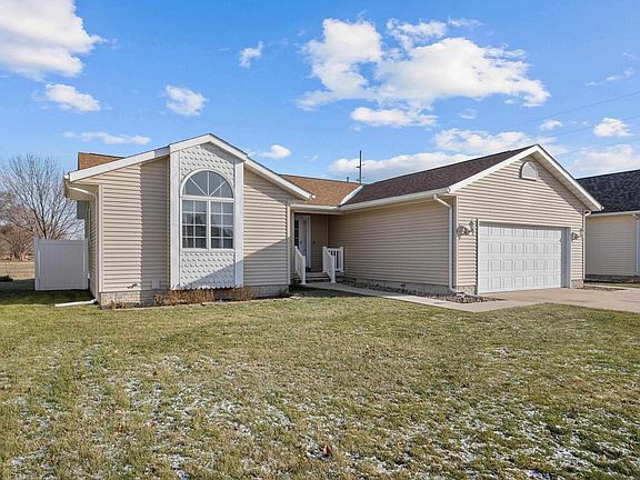 4th image of 924 Cypress Dr