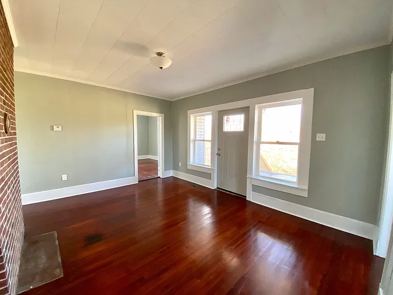 18 Sirrine St — Photo 6