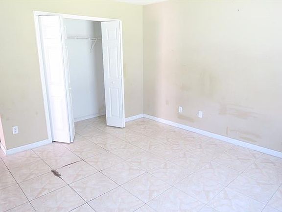 5th image of 9600 Violet Dr