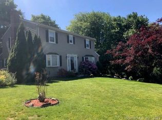 1 Rudolf Ln, Norwalk, CT 06851
