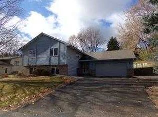 7601 Barbara Ave, Inver Grove Heights, MN 55077