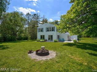 16293 Seymour Rd, Linden, MI 48451