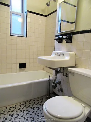 Rented by City Connections Realty | media 29