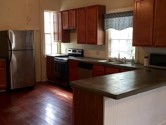 3rd image of 3972 Annunciation St