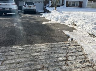 11 Edscho Ln, Commack, NY 11725