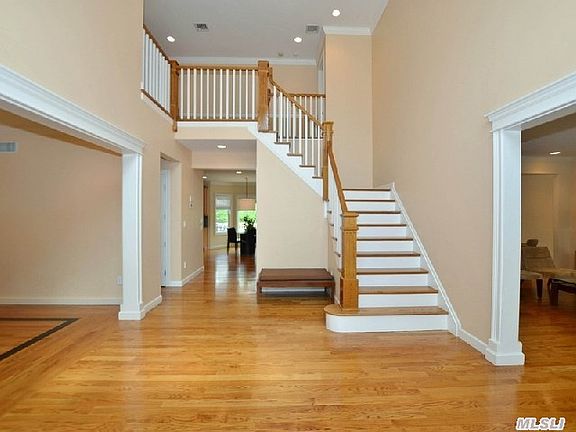3rd image of 1 Hillcrest Ln