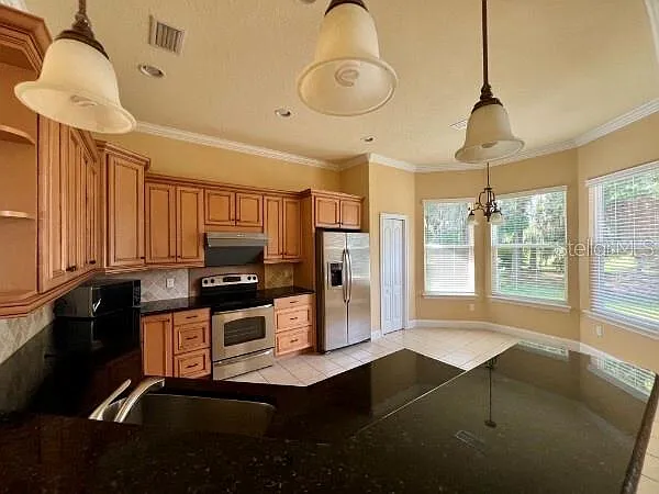 8913 SW 74th Ave — Photo 6