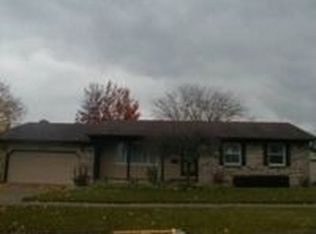1102 Hampshire Dr, Saint Johns, MI 48879