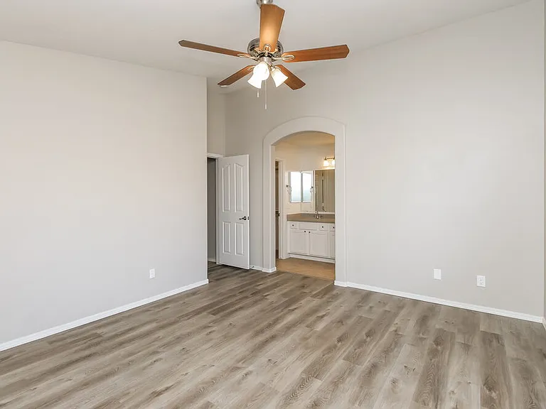 10944 E Delta Ave — Photo 9