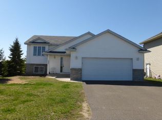 300 Rodeo Dr, Isanti, MN 55040