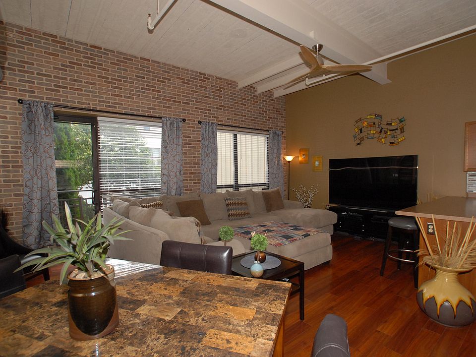 1st image of 234 E Reservoir Ave Unit 211