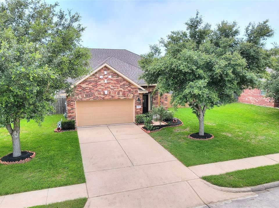 1st image of 1508 Brook Hollow Dr