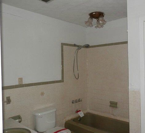 2nd image of 1216 County Road 18