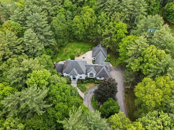 3 Oak Lane, Stratham, NH 03885