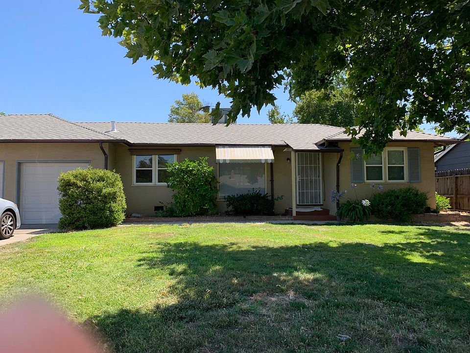 Cute upgraded duplex. Shares only garage wall with the other unit. 2 br/1ba. One car garage and spacious front and back yard. Owner managed.