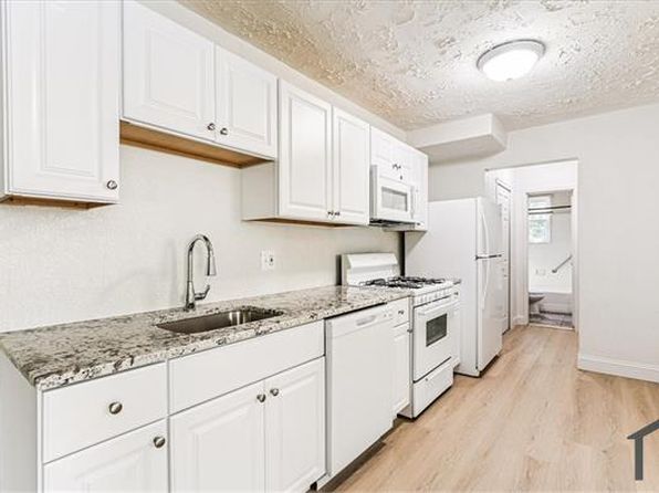 5201 Sheriff Rd NE APT 202