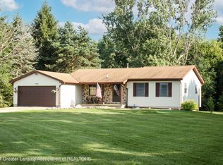 220 E Needmore Hwy, Grand Ledge, MI 48837