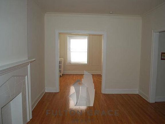 4th image of 1317 W Estes Ave #19-20