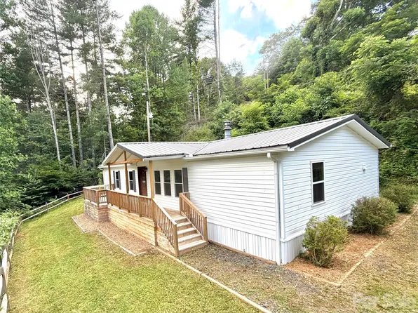 1050 Wyatt Town Rd, Burnsville, NC 28714