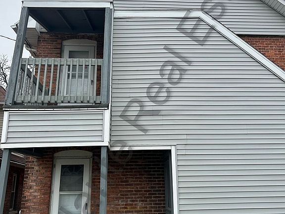 3rd image of 743 Forsythe St #2