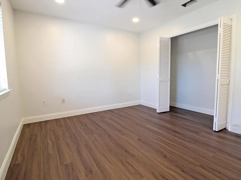 114 Gleneagles Dr — Photo 30