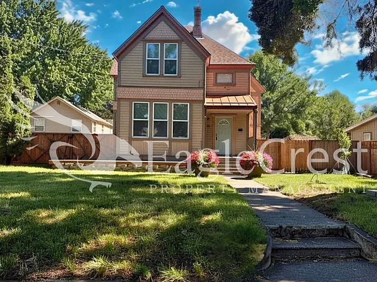 532 Washington St — Photo 2