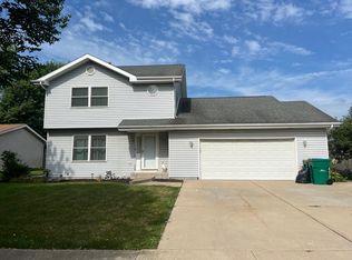 901 Meadowbrook Rd, Elwood, IL 60421