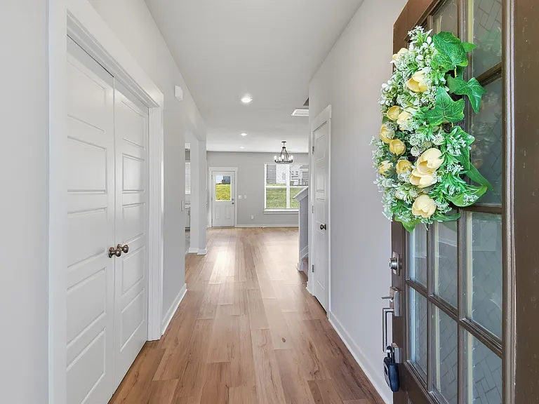 281 Casper Dr — Photo 4