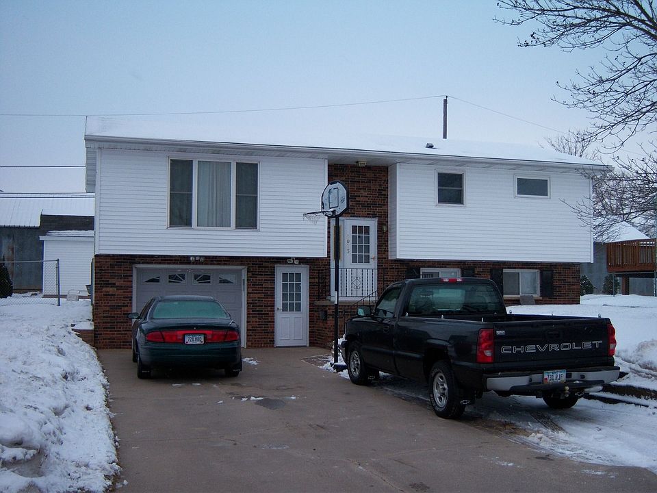 1st image of 1013 8th St SE