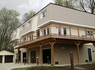 14711 N River Beach Dr APT C, Chillicothe, IL 61523