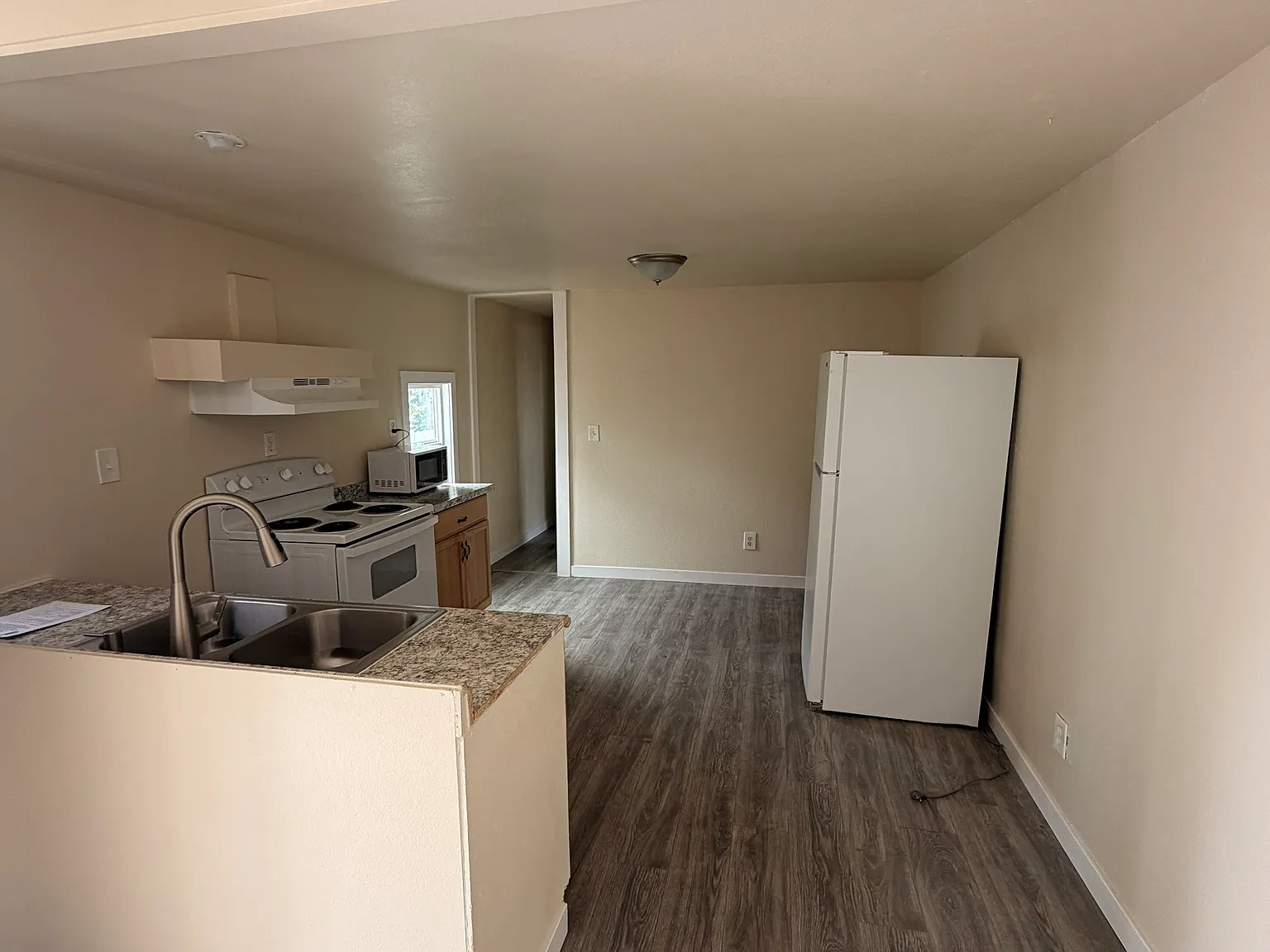 2 bed, 672 sqft, $1,595 — Photo 2