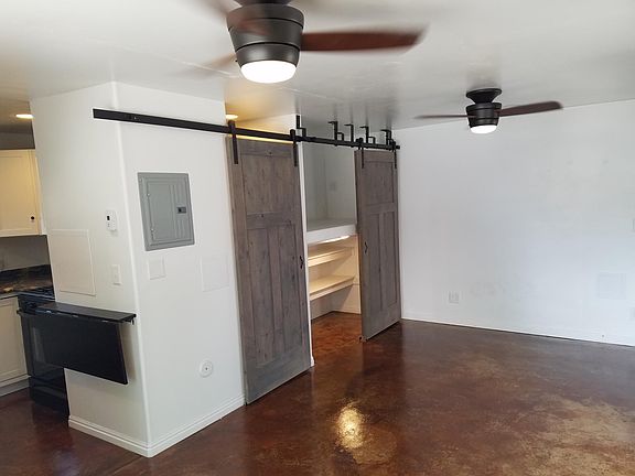 3rd image of 730 W Jackson Ave #1