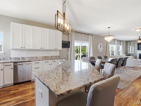 5th image of 152 Forest Oaks Dr