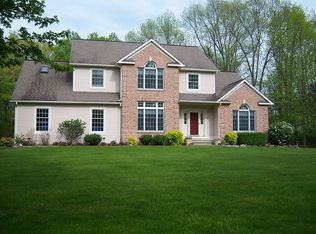 10 Hiram Way, Honeoye Falls, NY 14472