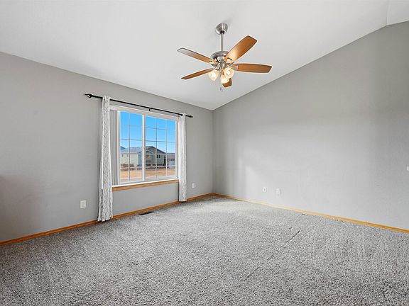 3rd image of 524 Freude Ln