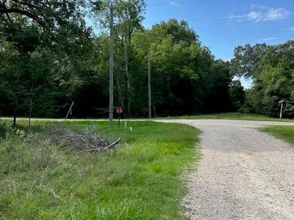 Walker Dr, Cleveland, TX 77327