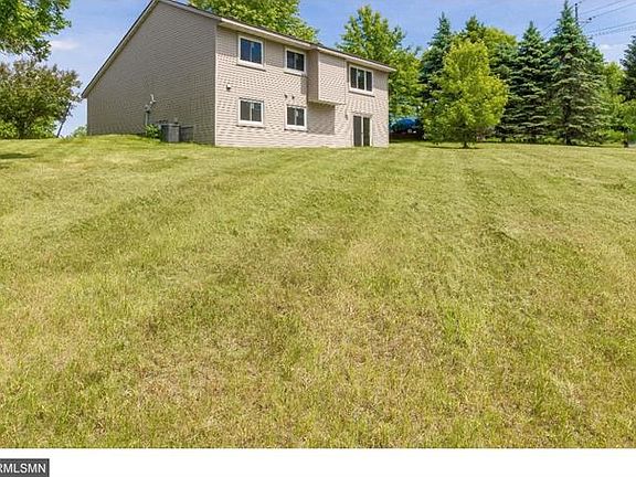 2nd image of 8 Michaels Ct