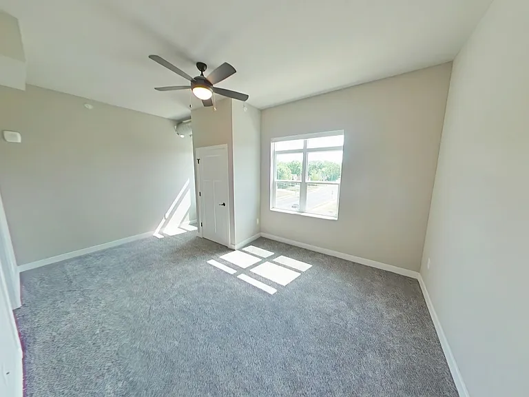 Beaverbrook Apartments — Photo 100