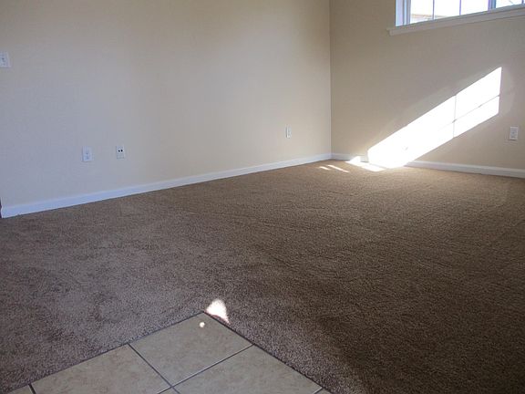 2nd image of 2501 Gladstone Cir Floor 1